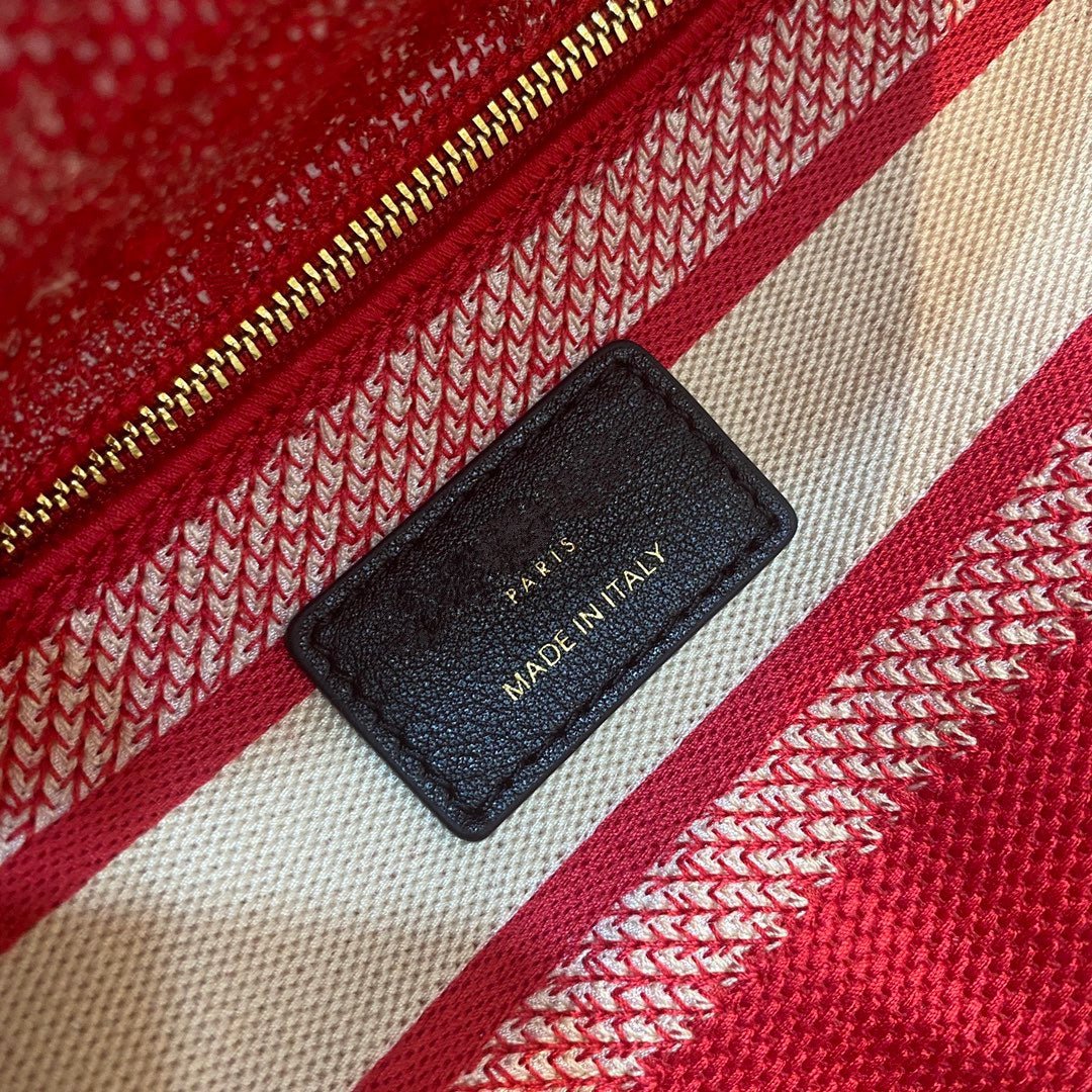 MEDIUM LADY D-LITE 24 RED MULTI COLOR EMBROIDERY