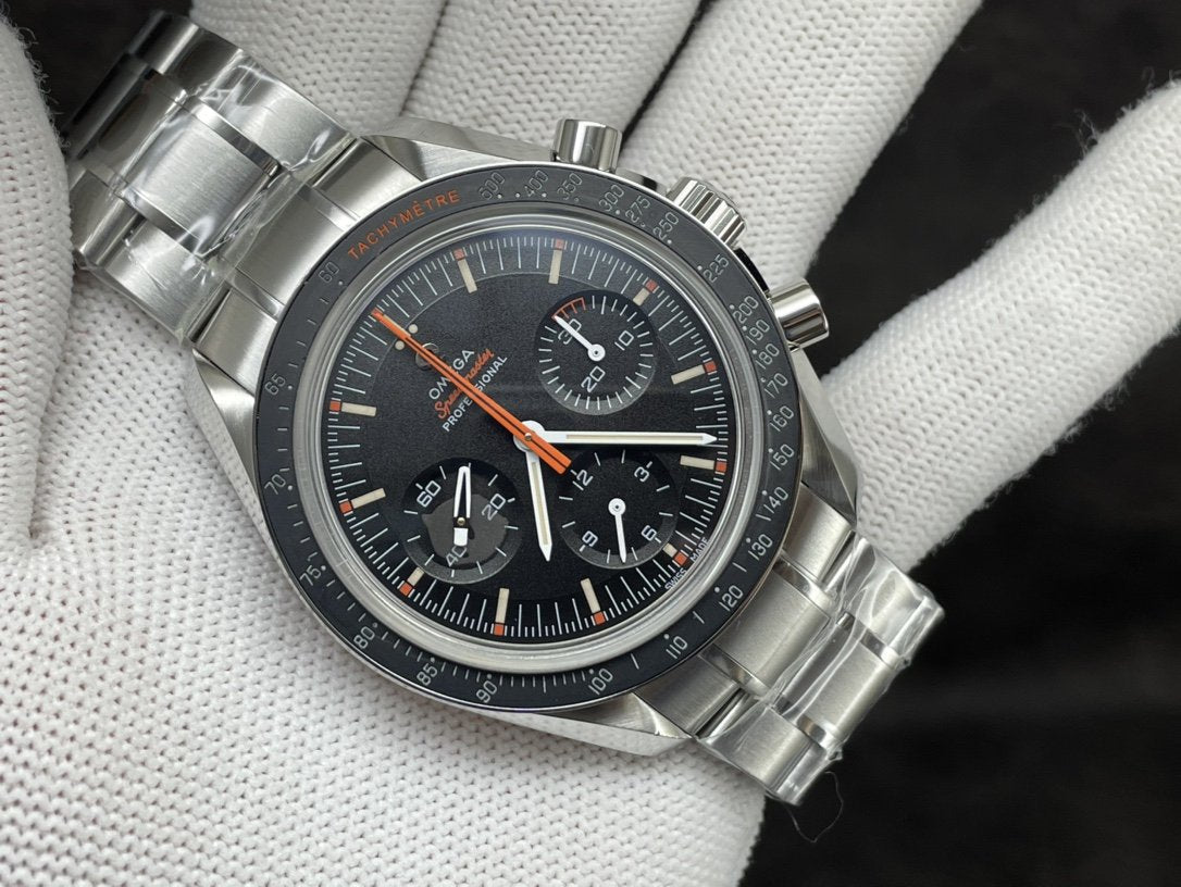 SPEEDMASTER MOONWATCH ULTRAMAN ORANGE HAND