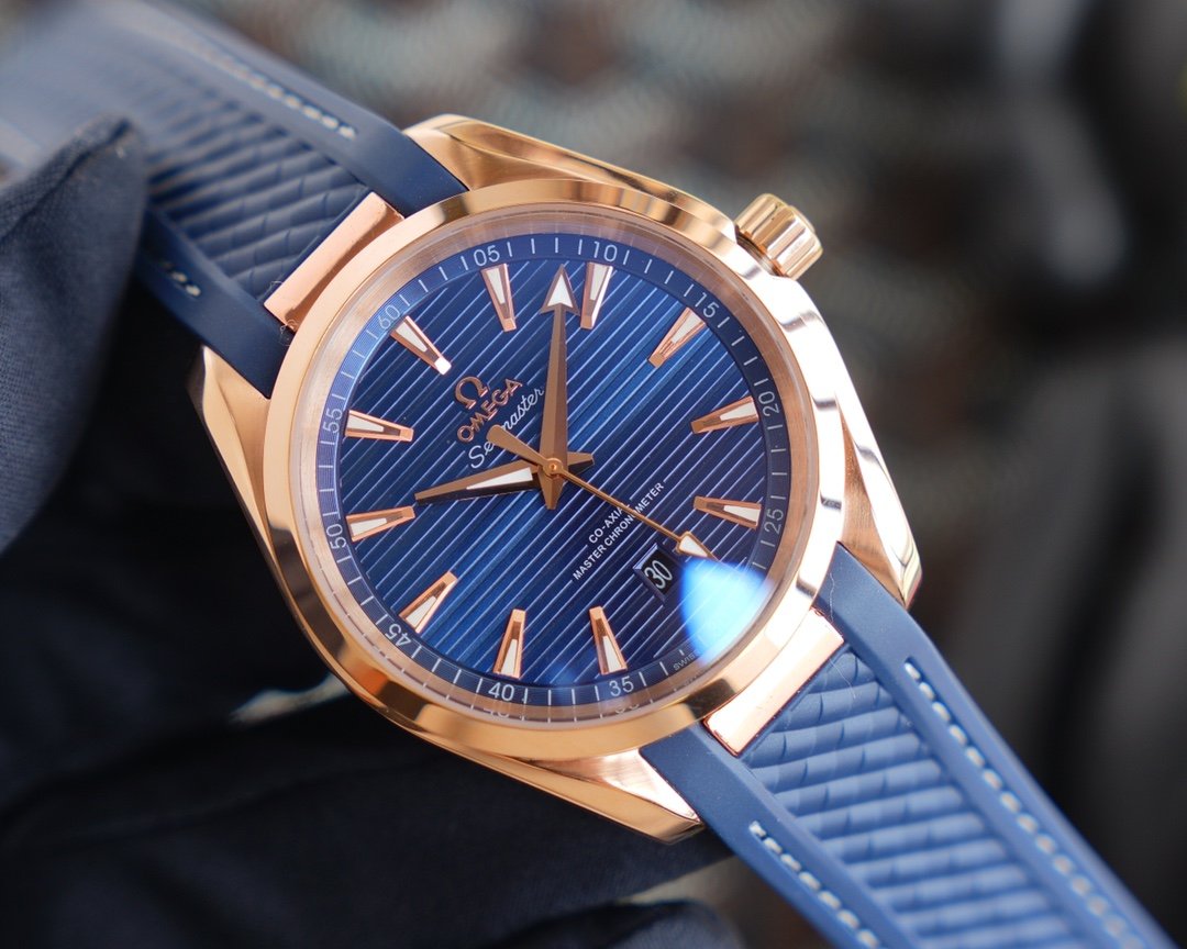 SEAMASTER AQUA TERRA 150M GOLD CASE BLUE DIAL