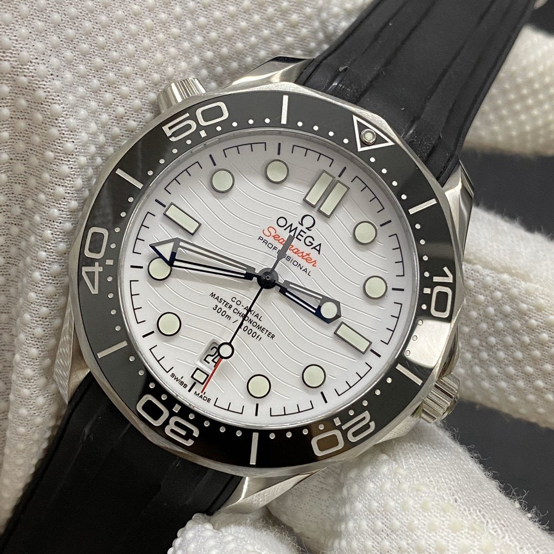 SEAMASTER PROFESSIONAL 300 BLACK CERAMIC WHITE DIAL