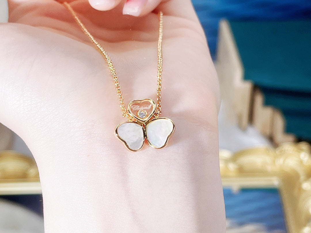 HAPPY WING NECKLACE MOP 1 DIAMOND