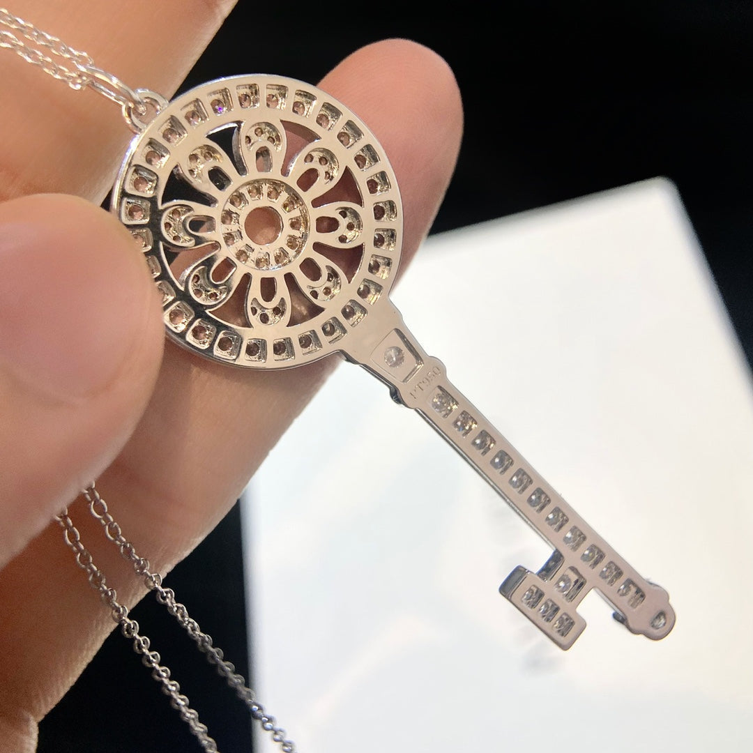 PETAL KEY PEDANT