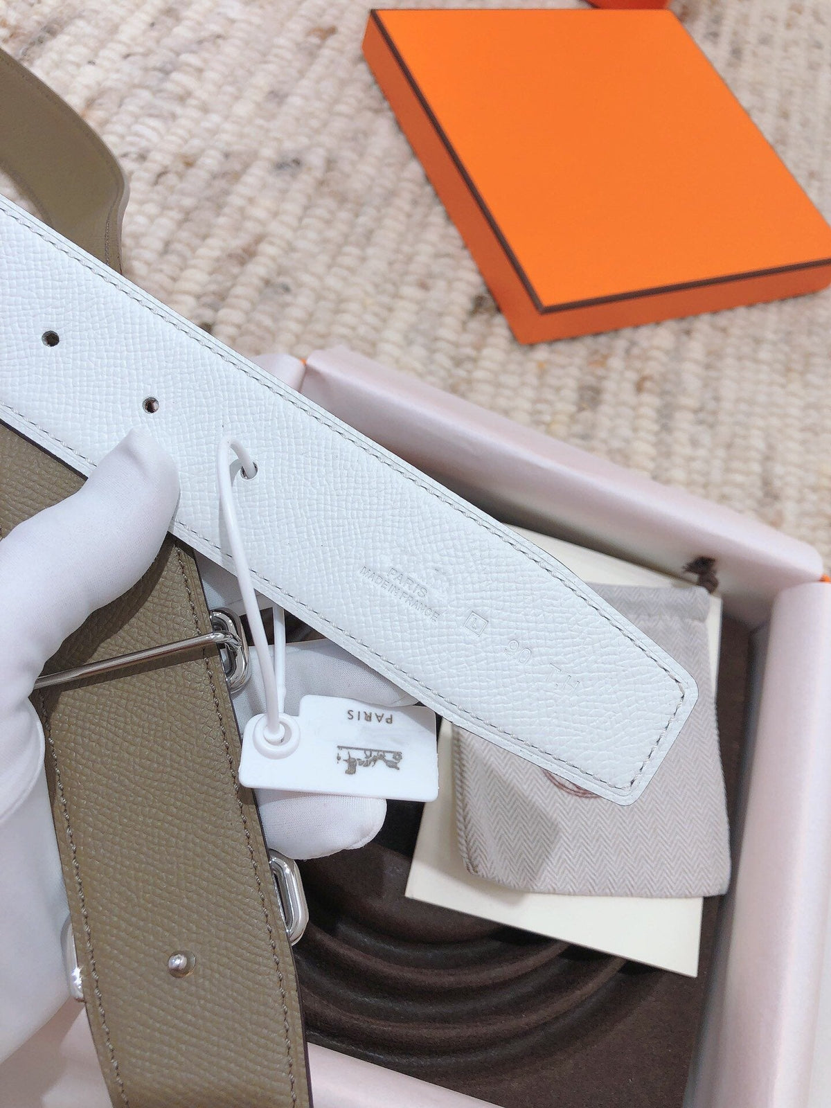 H TONIGHT BELT 38MM WHITE ETOUPE LEATHER
