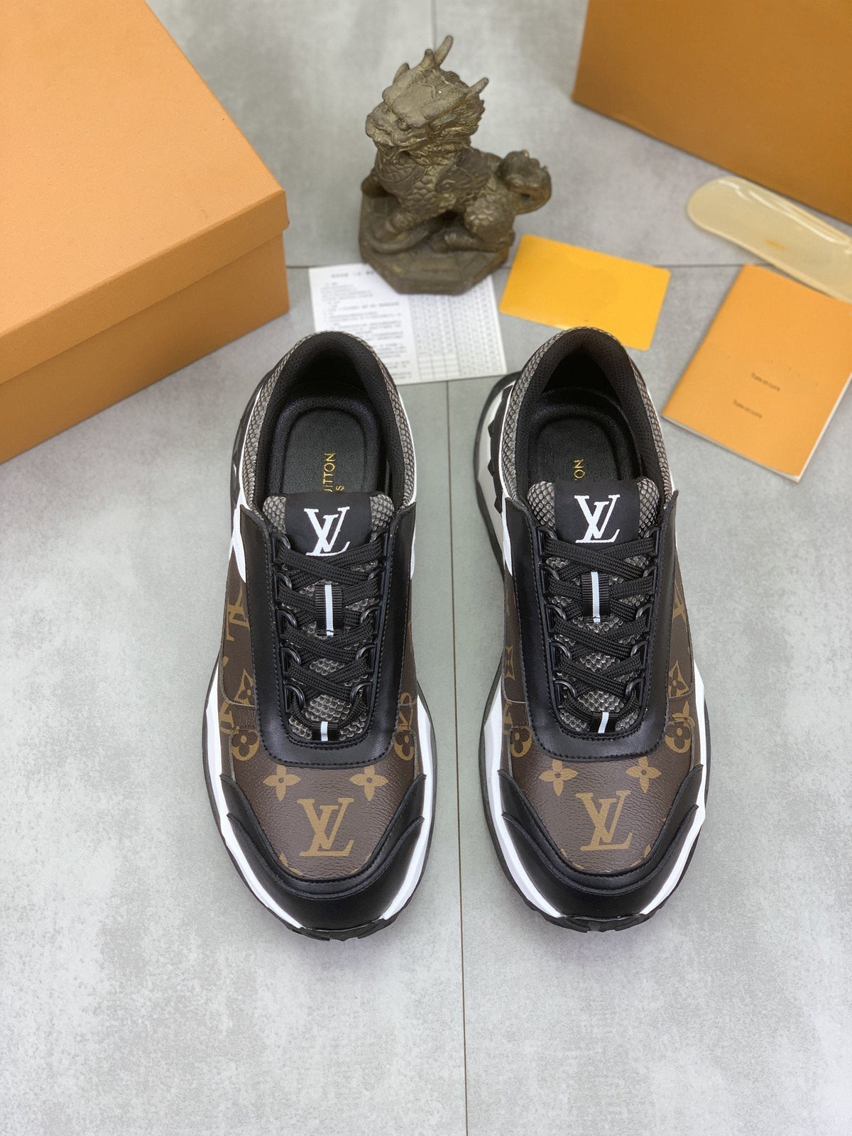 LV MONOGRAM SNEAKER BLACK AND BROWN