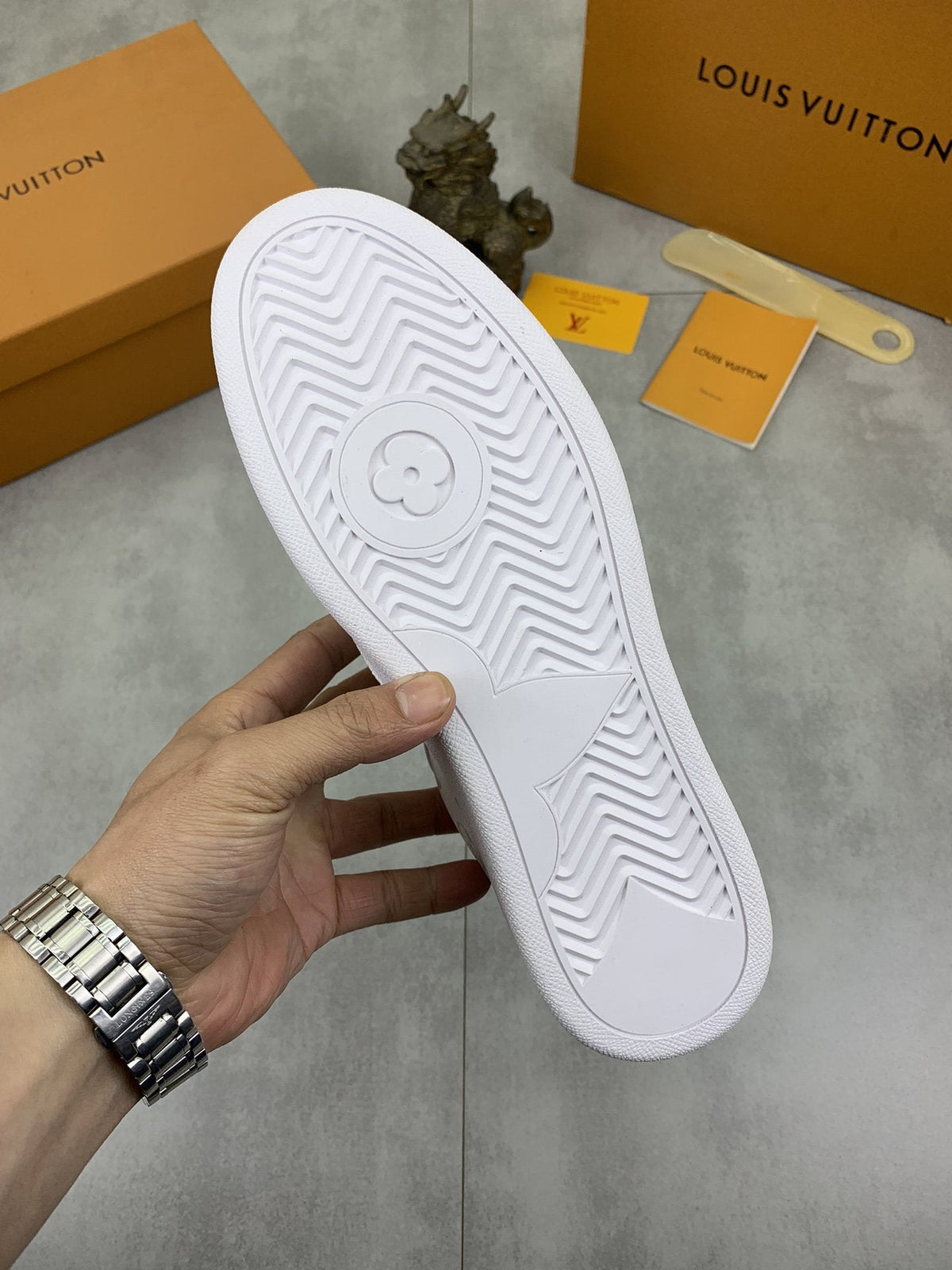 LV MONOGRAM SNEAKER WHITE