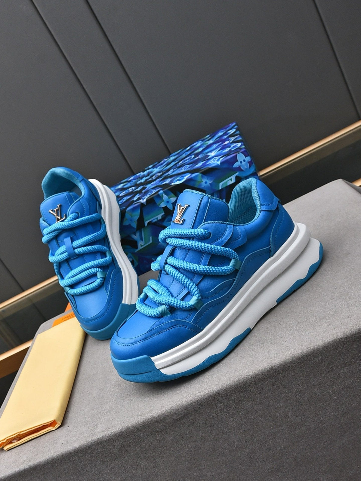 LV SNEAKERS BLUE LACE-UP