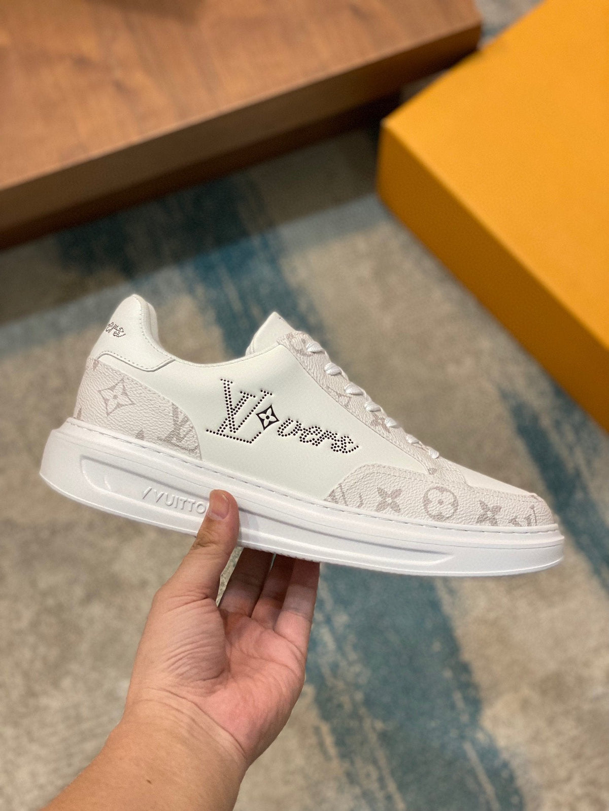 LV BEVERLY WHITE SNEAKER