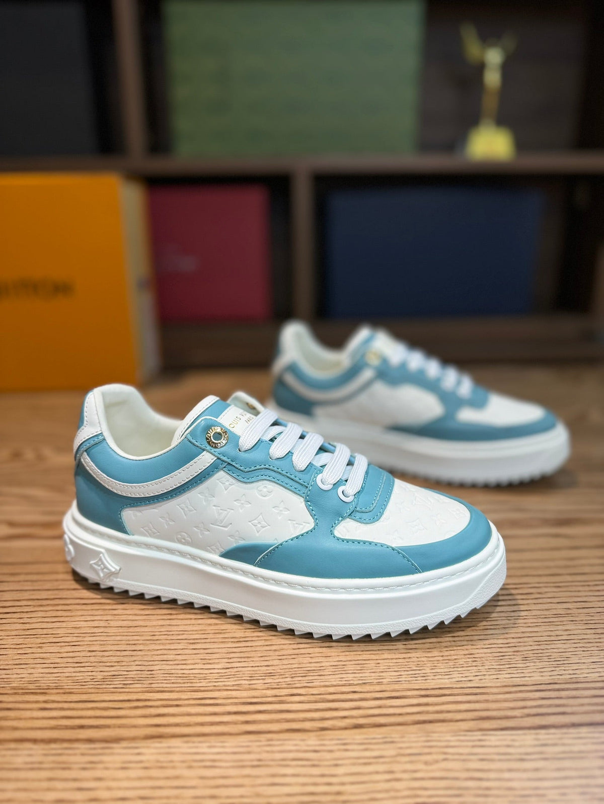 LV TIME OUT SNEAKER BLUE