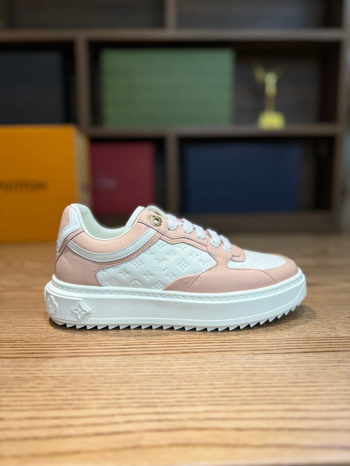 LV TIME OUT SNEAKER PINK