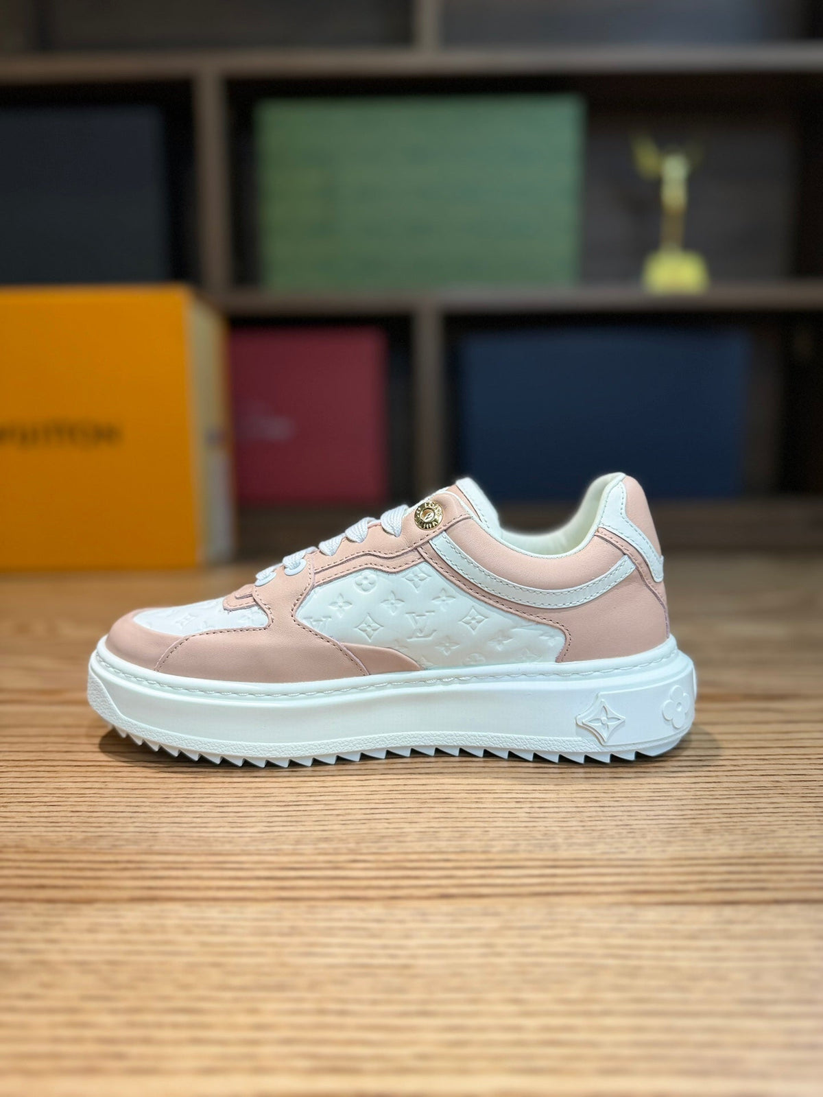 LV TIME OUT SNEAKER PINK