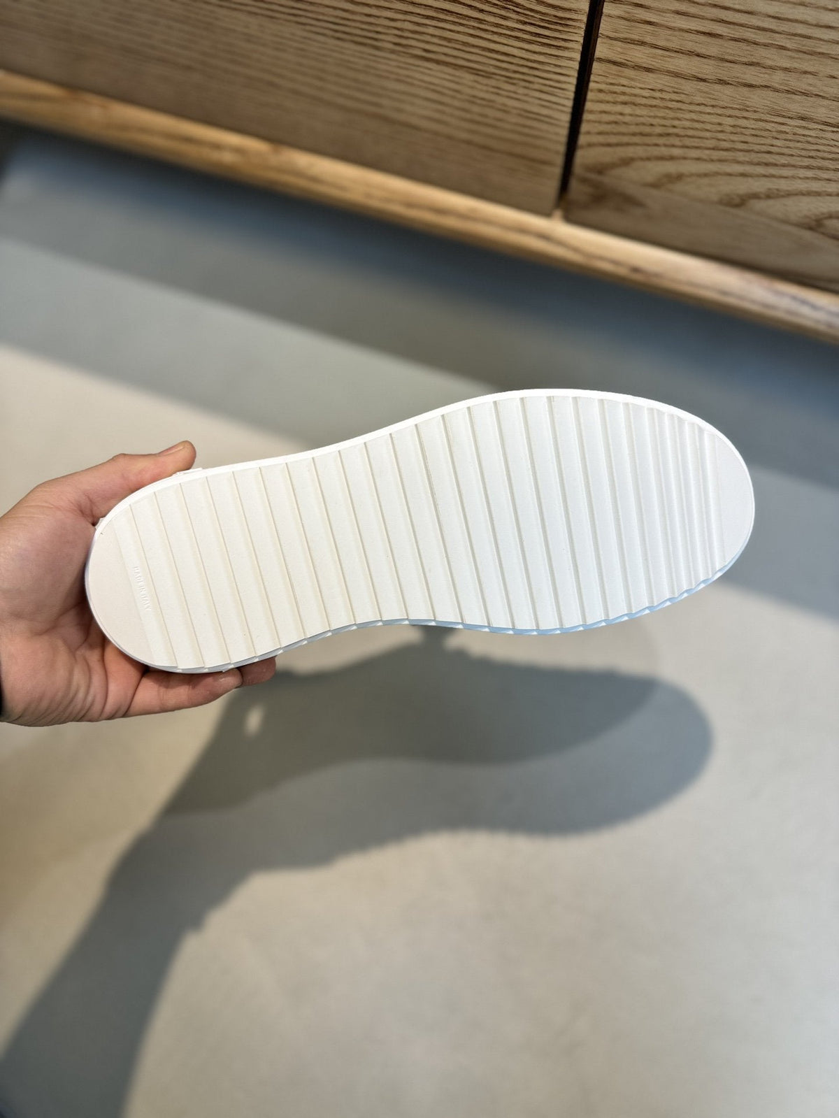 LV TIME OUT SNEAKER WHITE