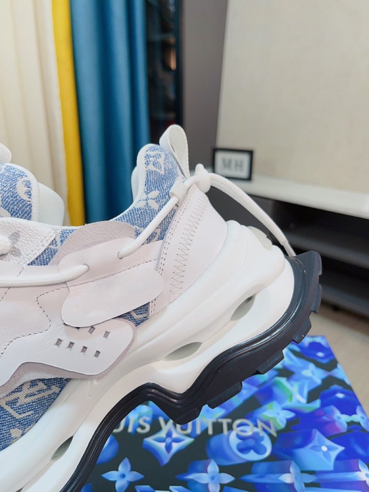 LV MEN'S WHITE SPORTS SHOES