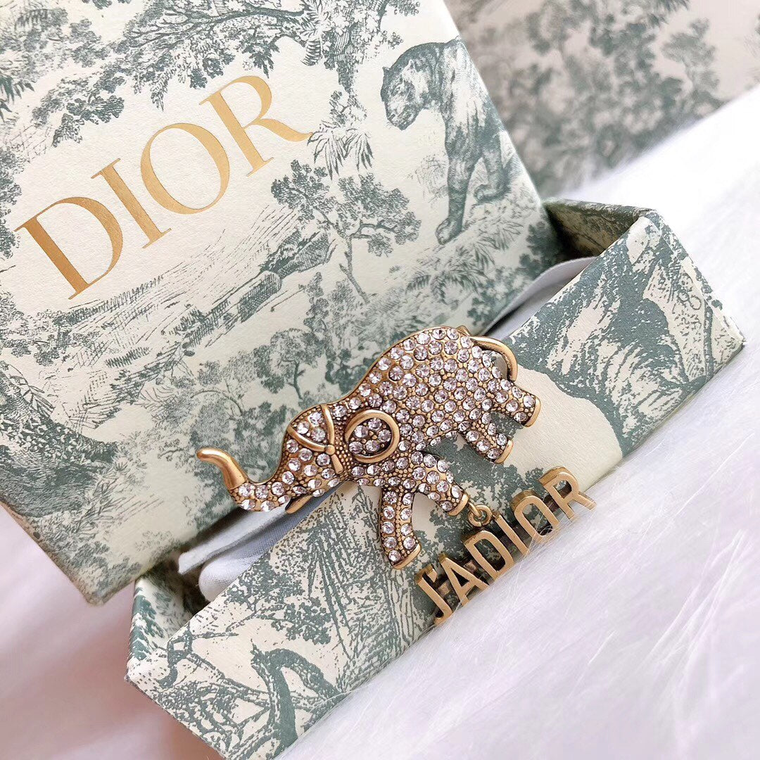 CD Brooch 03