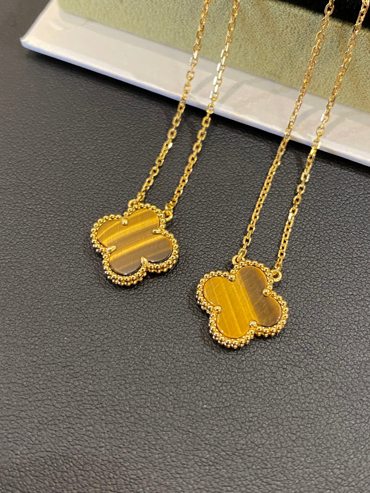 VCA Clover Necklace Tiger's Eye Gold