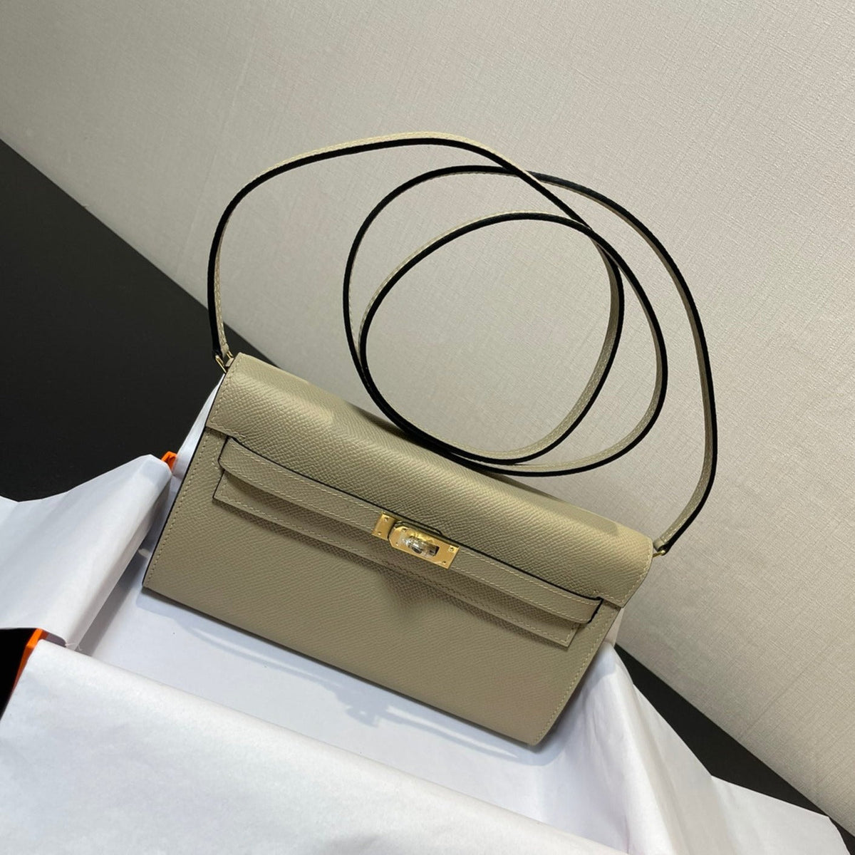 kelly to go wallet 20.5 lichen epsom gold hardware