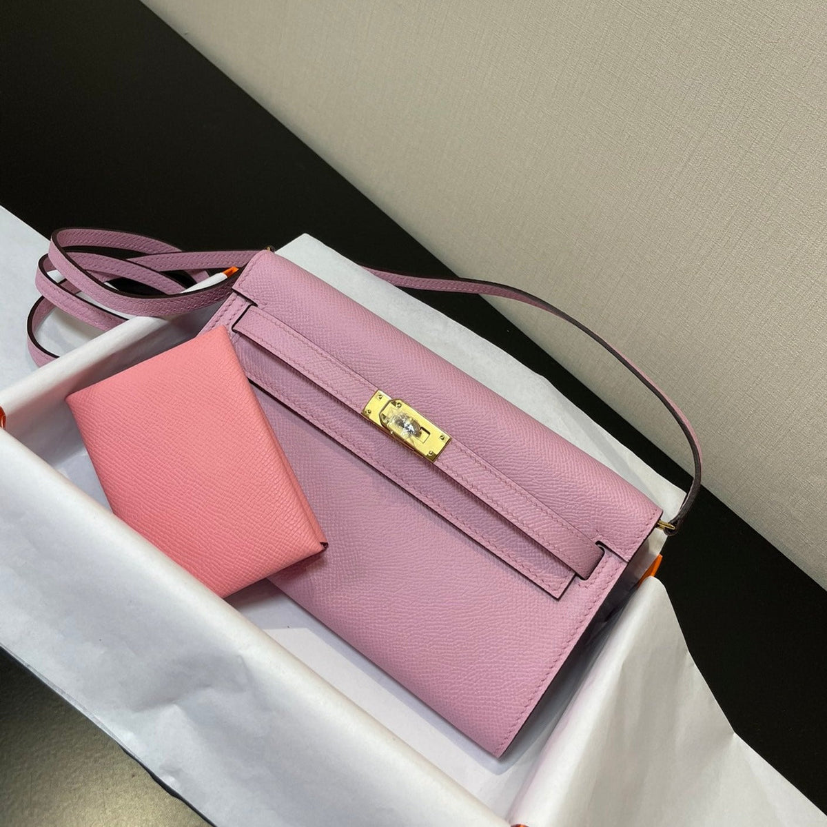 kelly to go wallet 20.5 light pink epsom gold hardware