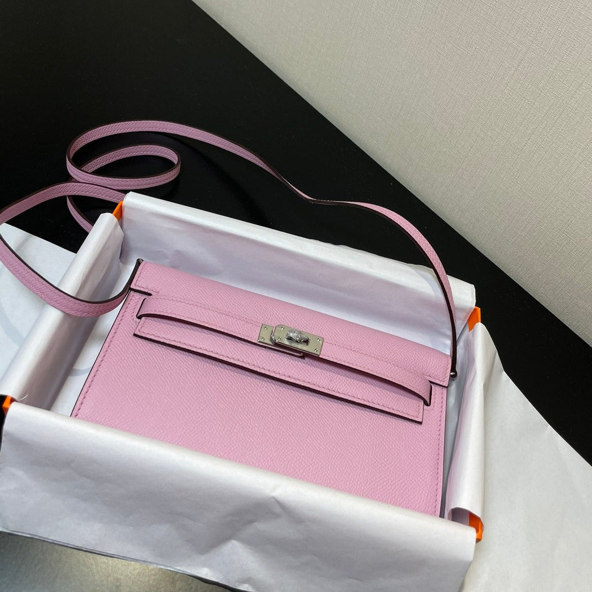 kelly to go wallet 20.5 light pink epsom silver hardware