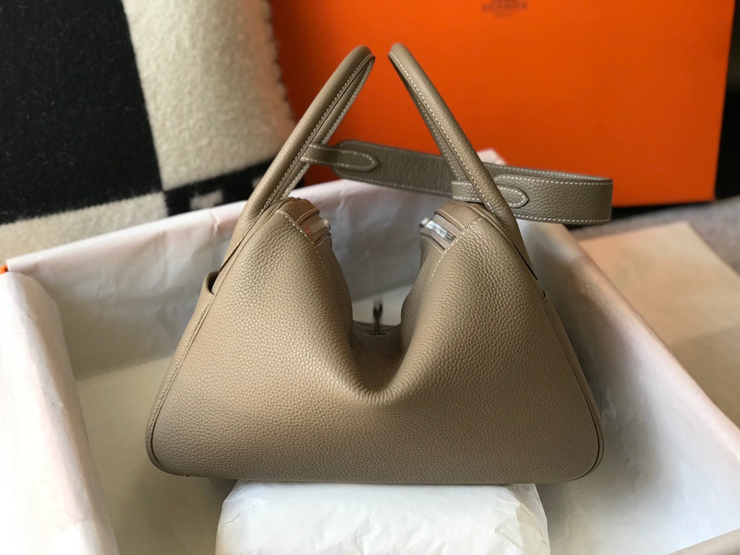 HM LINDY 30 BAG KHAKI TAURILLON CLEMENCE LEATHER