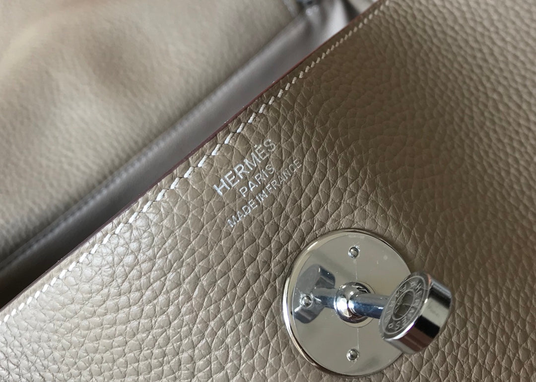 HM LINDY 30 BAG KHAKI TAURILLON CLEMENCE LEATHER