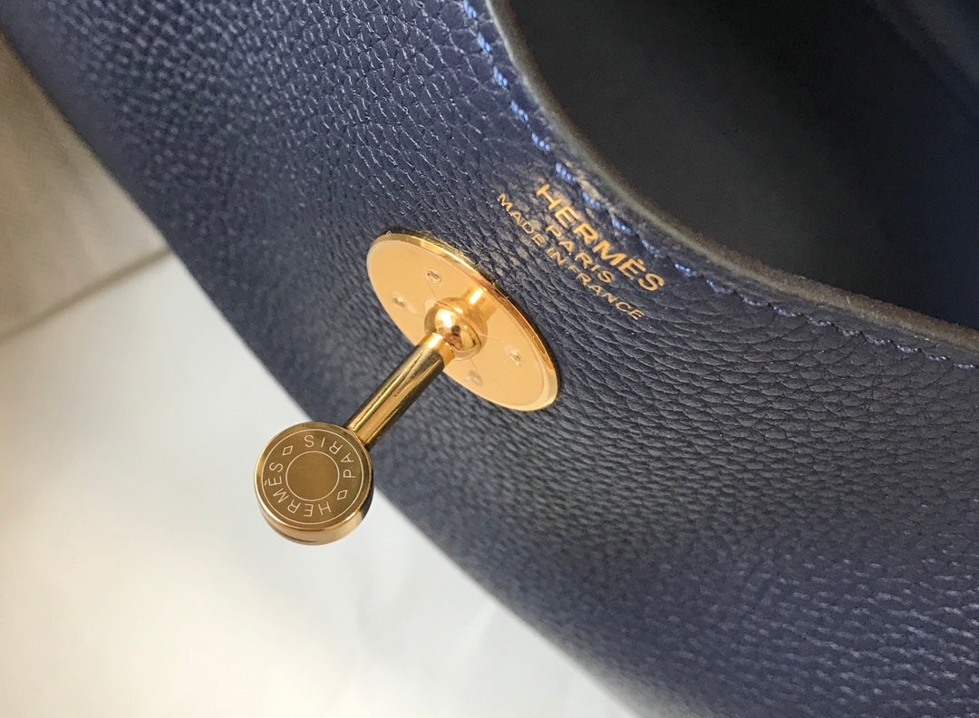 HM LINDY 26 BAG NAVY TAURILLON CLEMENCE LEATHER