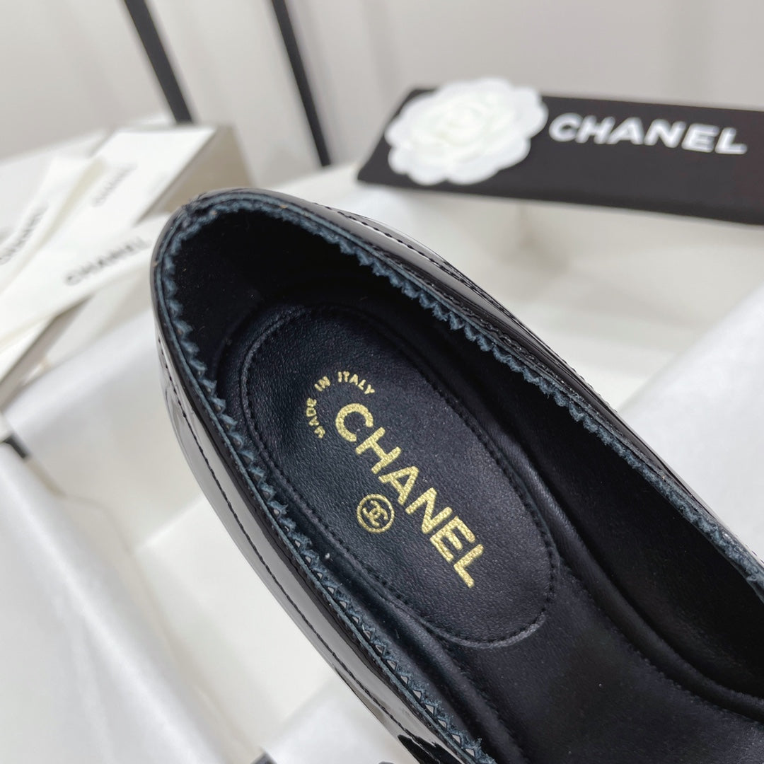 CC MARY JANE BLOCK HEEL GLOSSY BLACK SHEEPSKIN