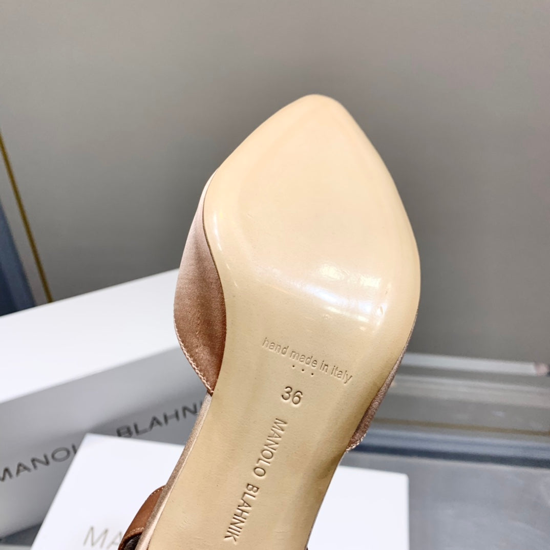 Manolo Buckle Slingback 7cm Light Pink Silk 208031