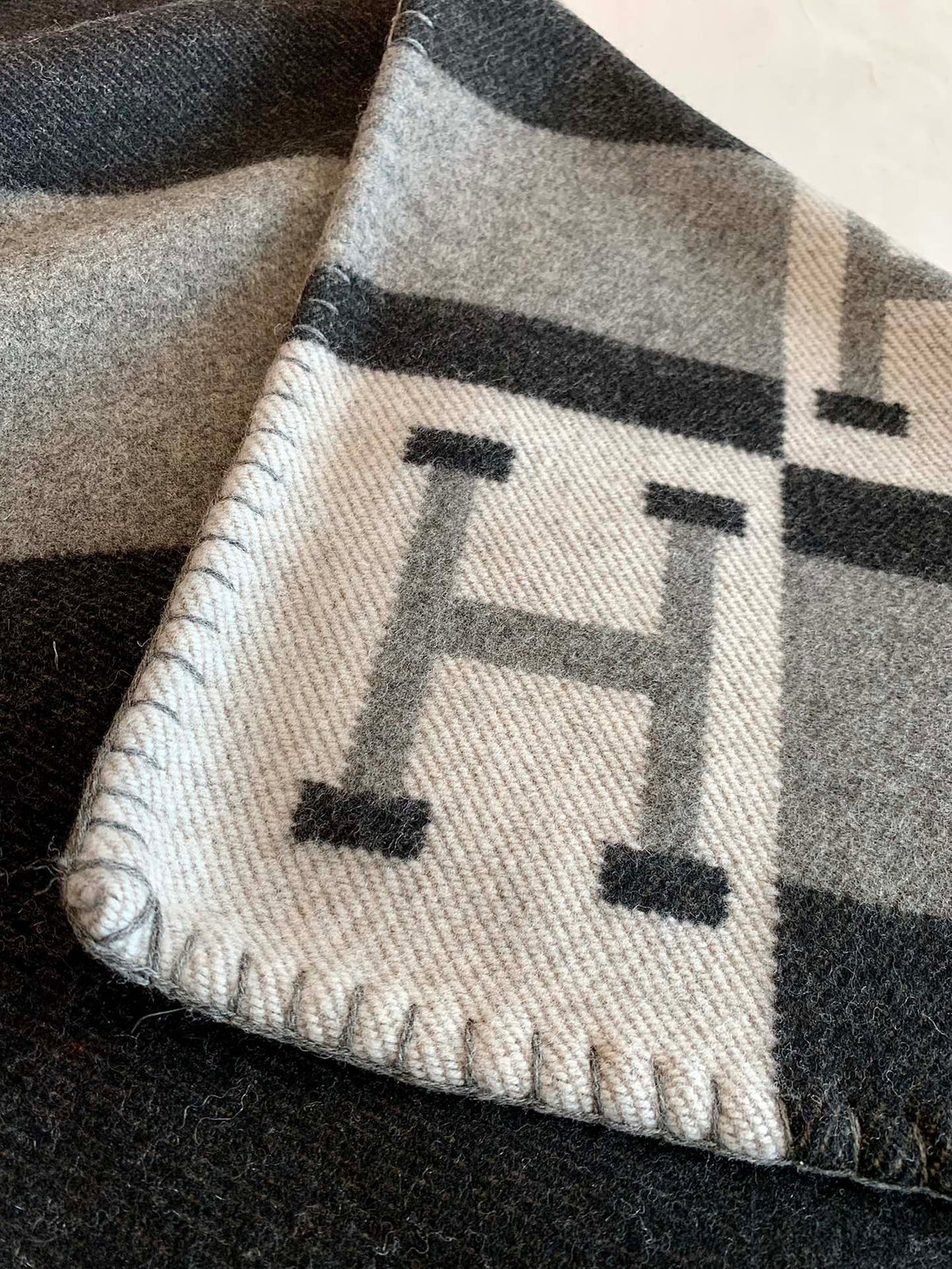 HM Avalon Throw Blanket Black Wool Cashmere