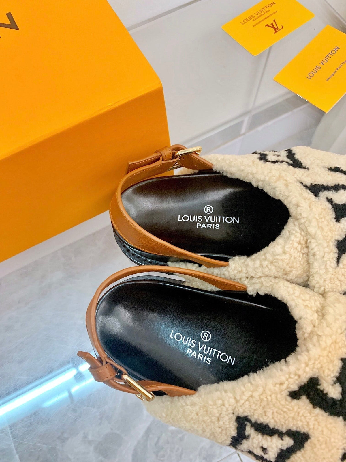 LV Paseo Flat Comfort Sandal Beige Black Fleece