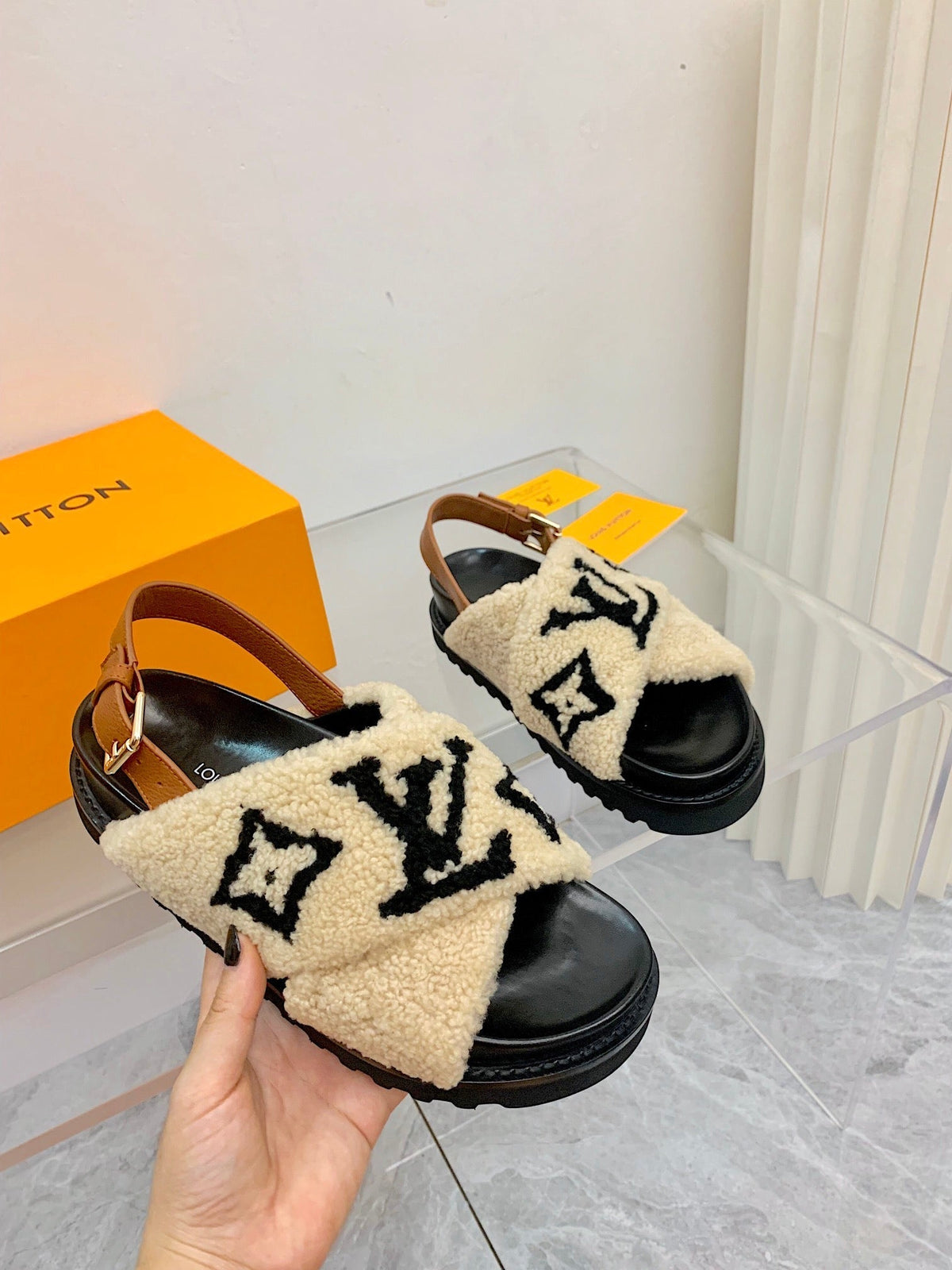 LV Paseo Flat Comfort Sandal Beige Black Fleece