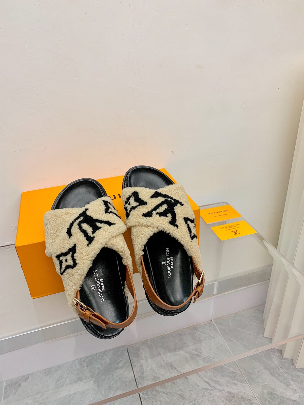 LV Paseo Flat Comfort Sandal Beige Black Fleece