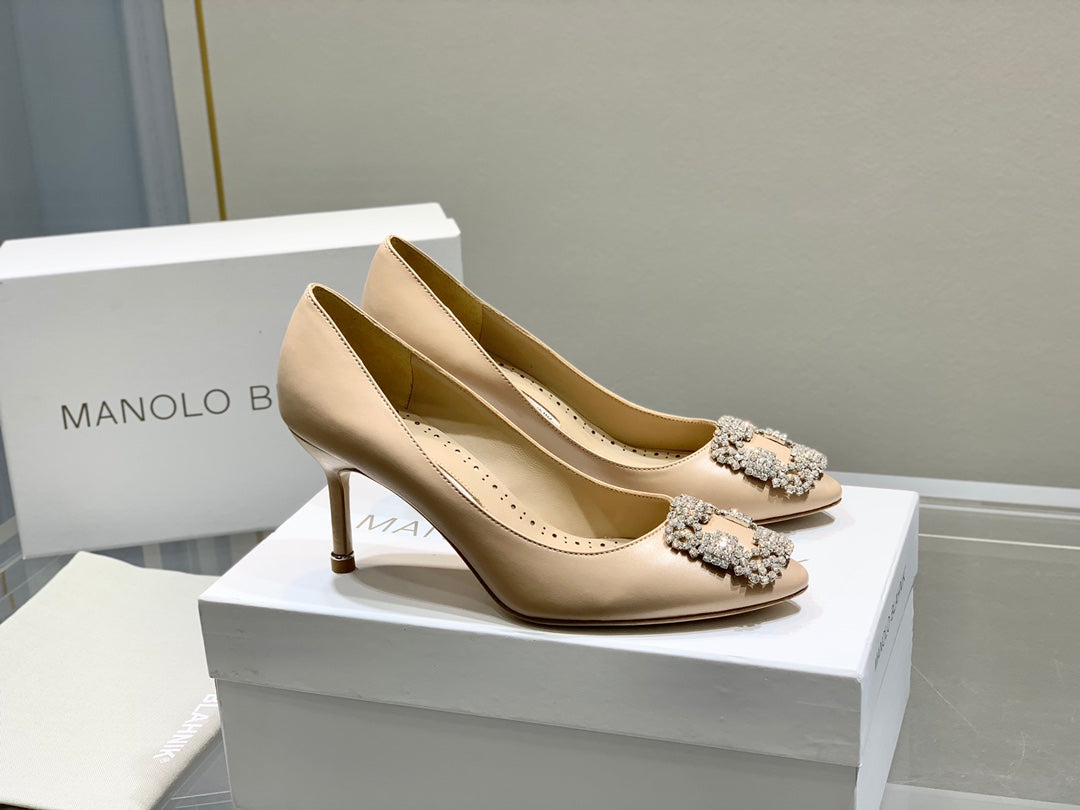 Manolo Snowflake Buckle Pumps Beige Cowhide 204509
