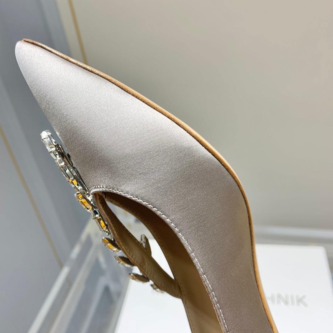 Manolo Wheat Ear Rhinestone High Heels Pumps Grey Silk Fabric 327447