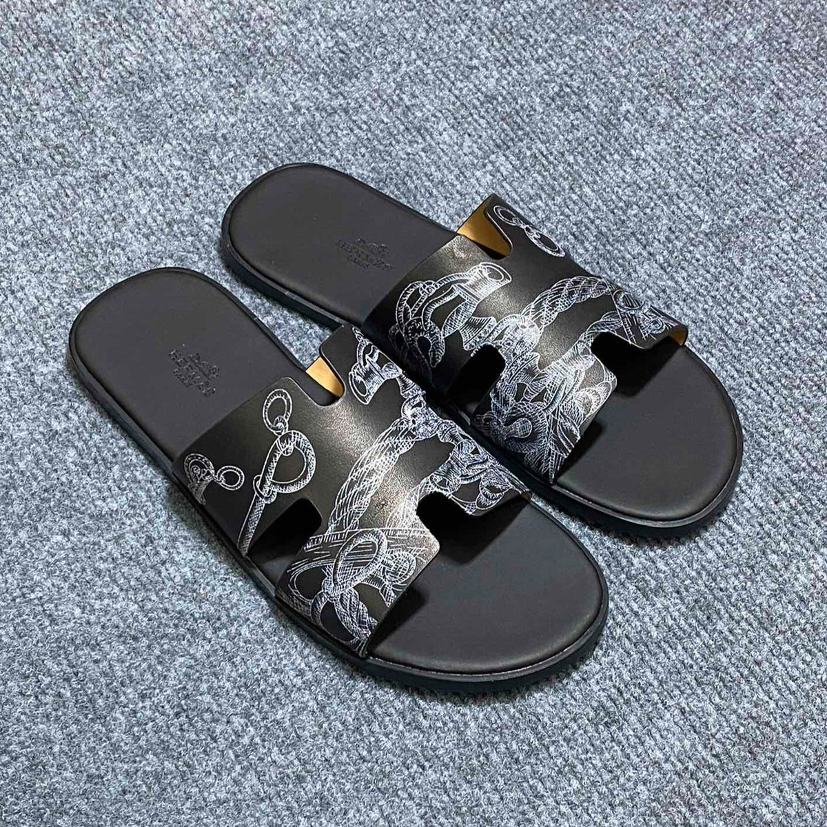 HM IZMIR SANDAL BLACK CALFSKIN WITH PATTERNS