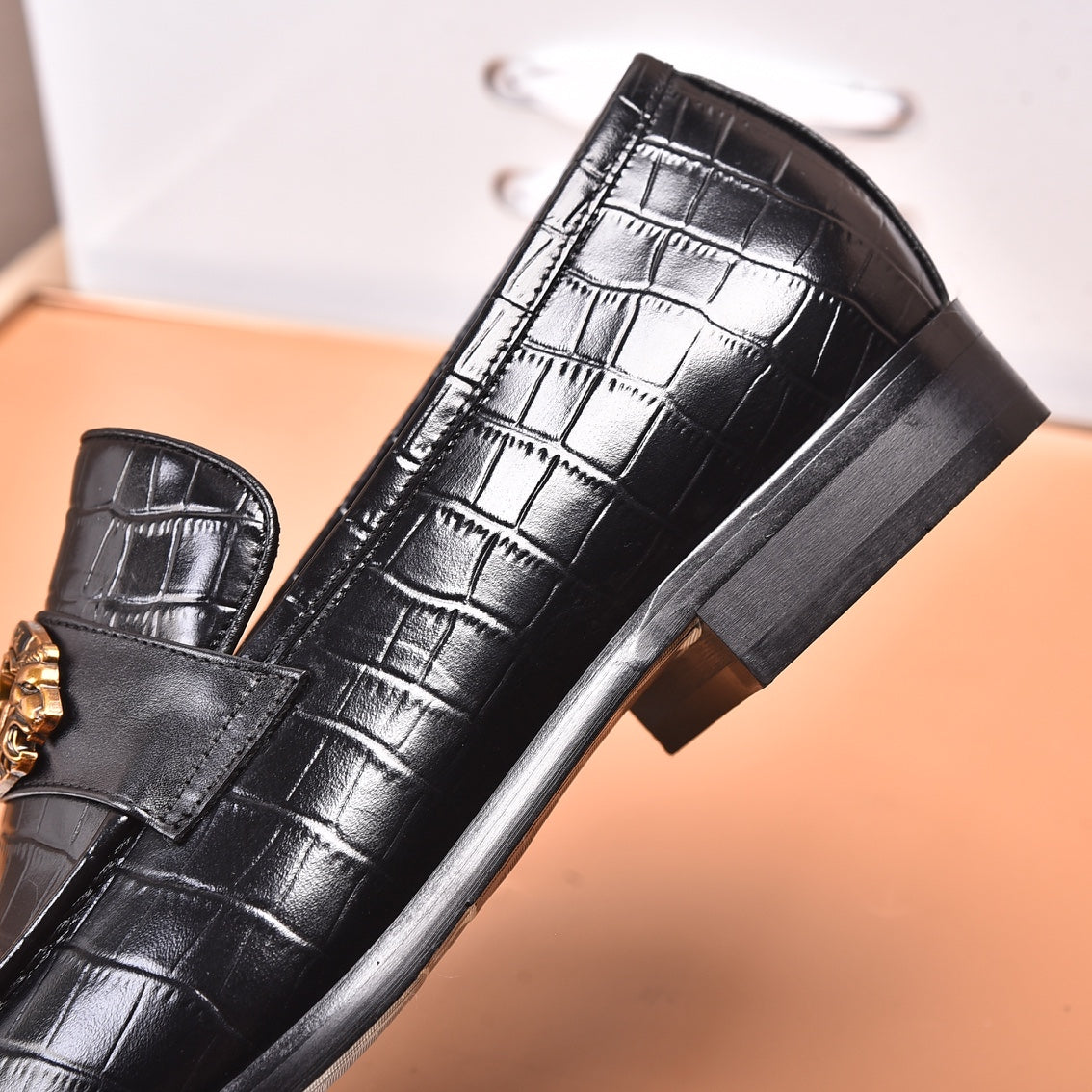 GG Men's Interlocking GG Loafer Black Cowhide 498783