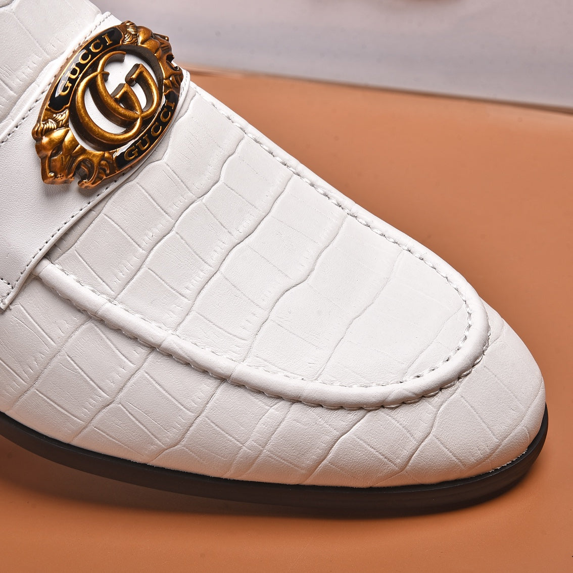 GG Men's Interlocking GG Loafer White Cowhide 498782