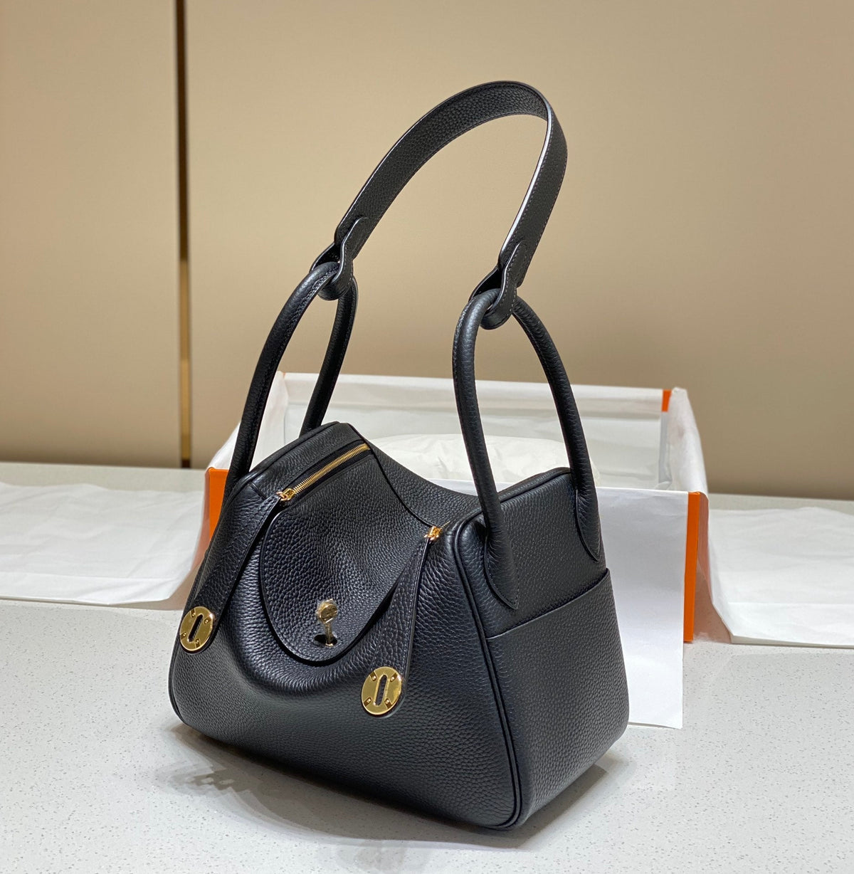 HM LINDY 30 BAG BLACK TAURILLON CLEMENCE LEATHER