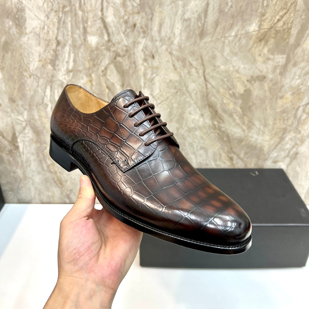 CD CROCODILE MOTIF BASIC OXFORD RUSSET CALFSKIN