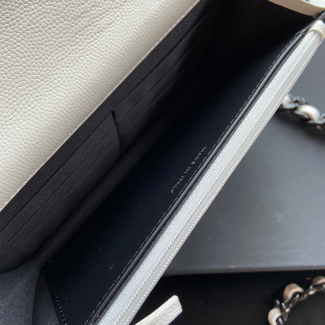 CC Classic Woc 20cm White Grained Calfskin Black Hardware