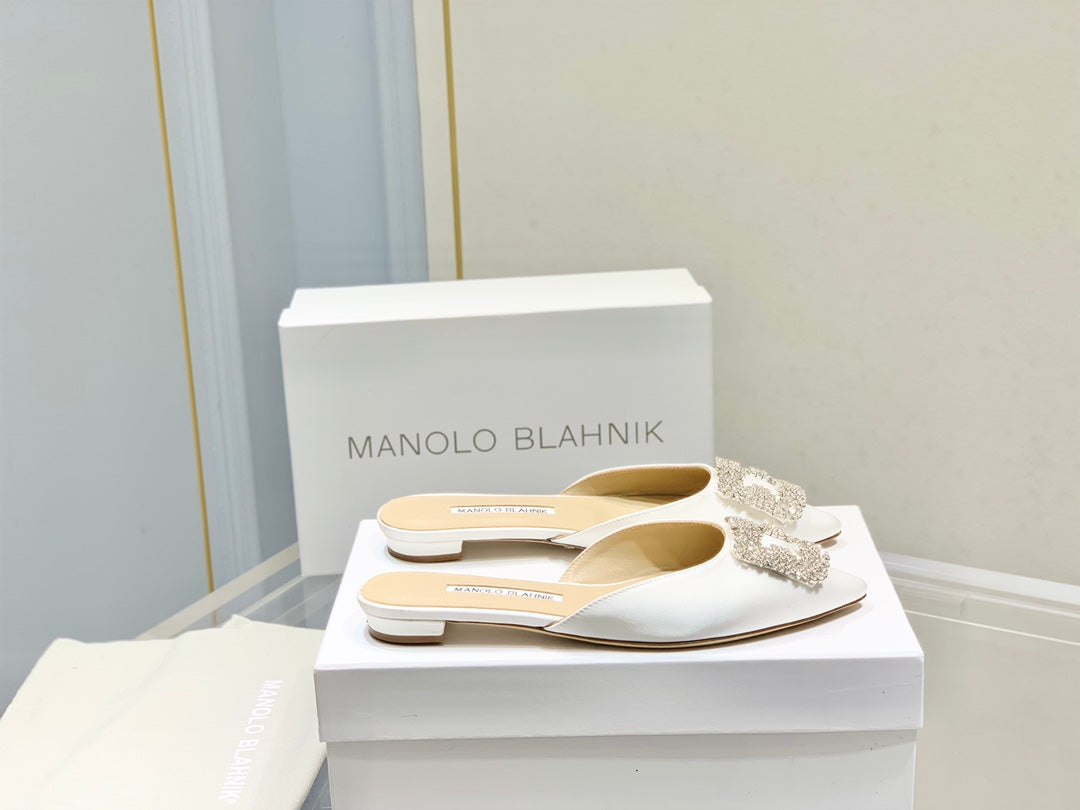 Manolo Buckle Flats Mules White Silk 327510