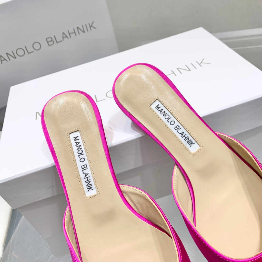 Manolo Buckle Flast Mules Dark Pink Silk 327521