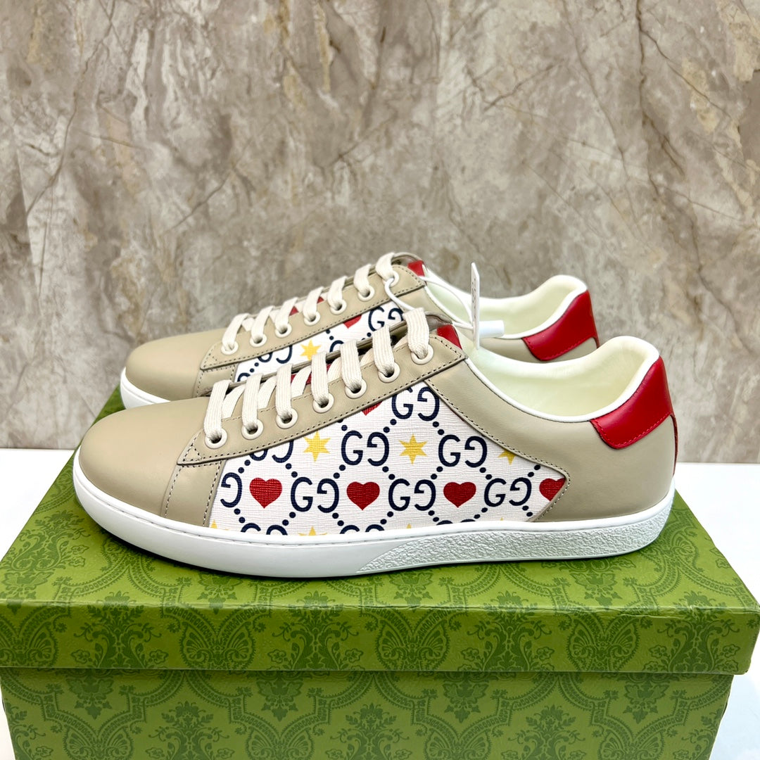 GG Men's Supreme Sneaker Light Cream Canvas Cowhide 525929