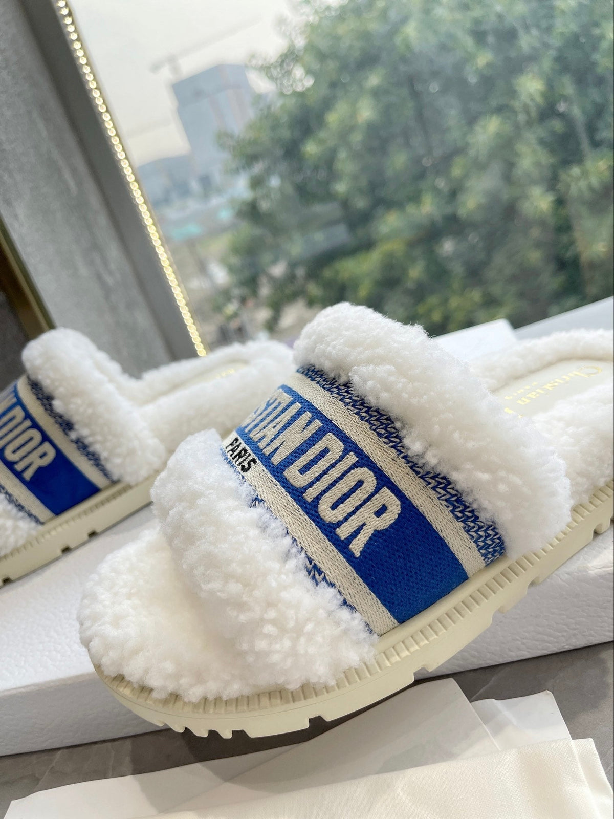 CD 25  Flat Slippers White Blue Wool 395569