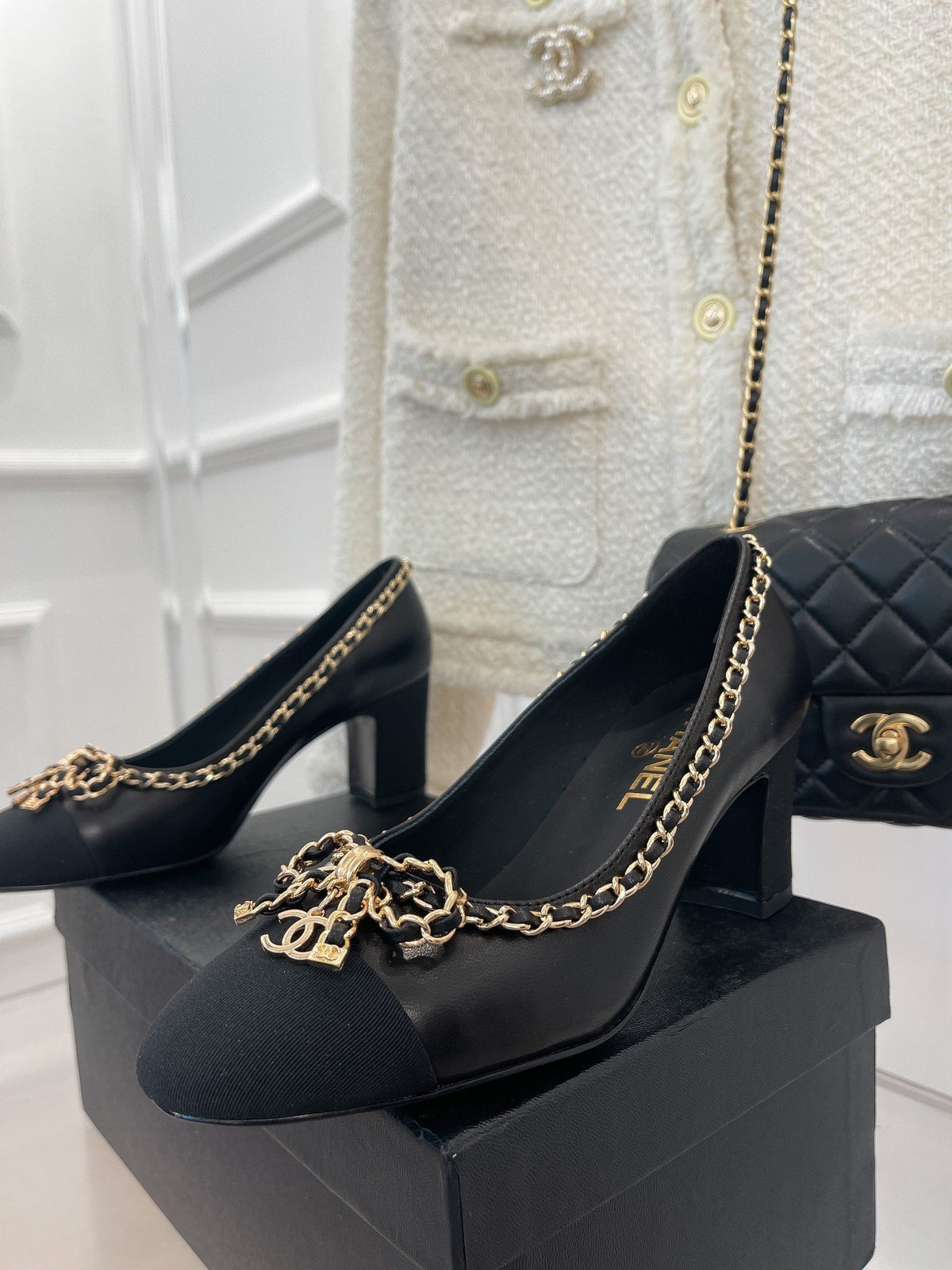 CC Pump 65 Black Calfskin Grosgrain Leather Strap