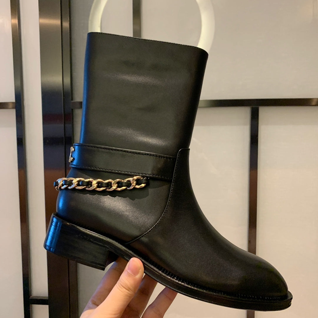 CC Short Boots 35mm In Black With Chain Cowhide  940089
