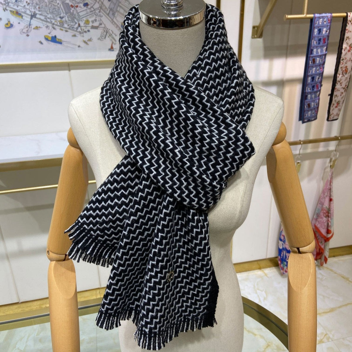 LP Scarf 190 CM In Black White Cashmere 645515