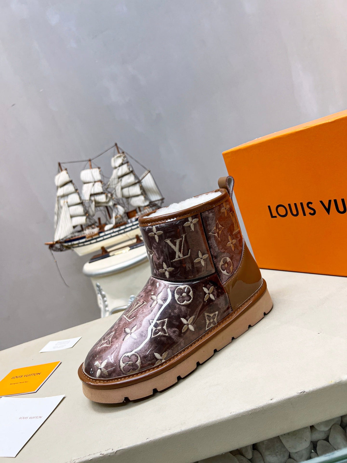 LV 25 Snow Boots Red Brown Scratch-Resistant PVC Wool 576228