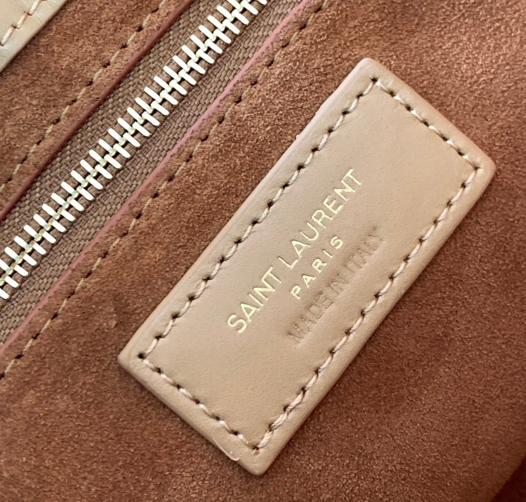 Le 5 a 7 24 Beige Lambskin Ghw