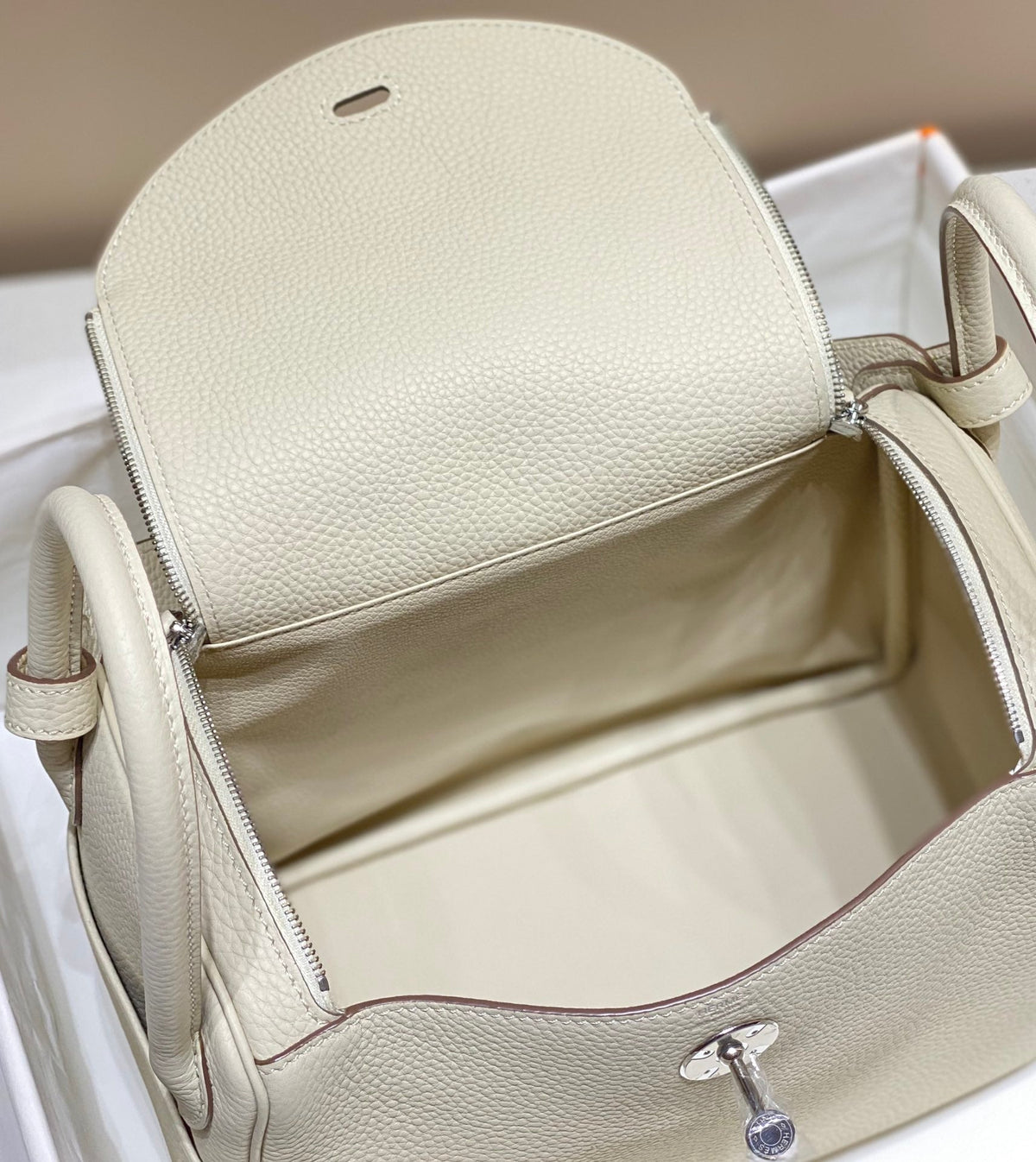 HM LINDY 26 BAG WHITE TAURILLON CLEMENCE LEATHER