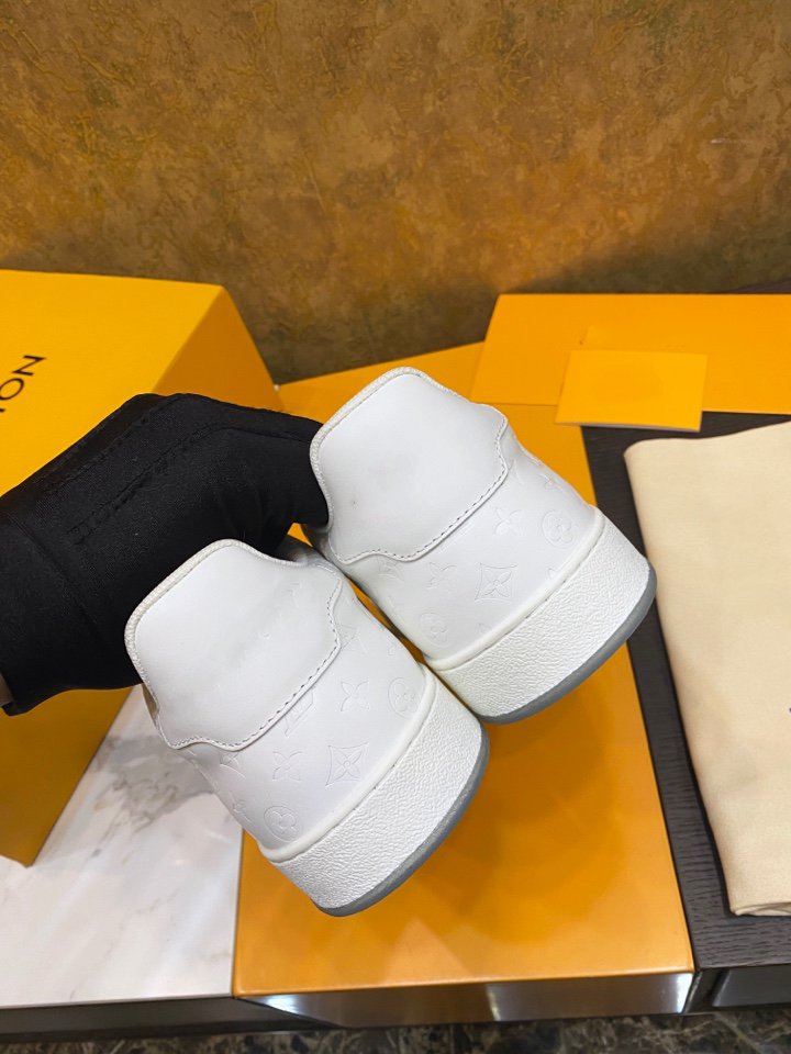 LV RIVOLI SNEAKER WHITE MONOGRAM