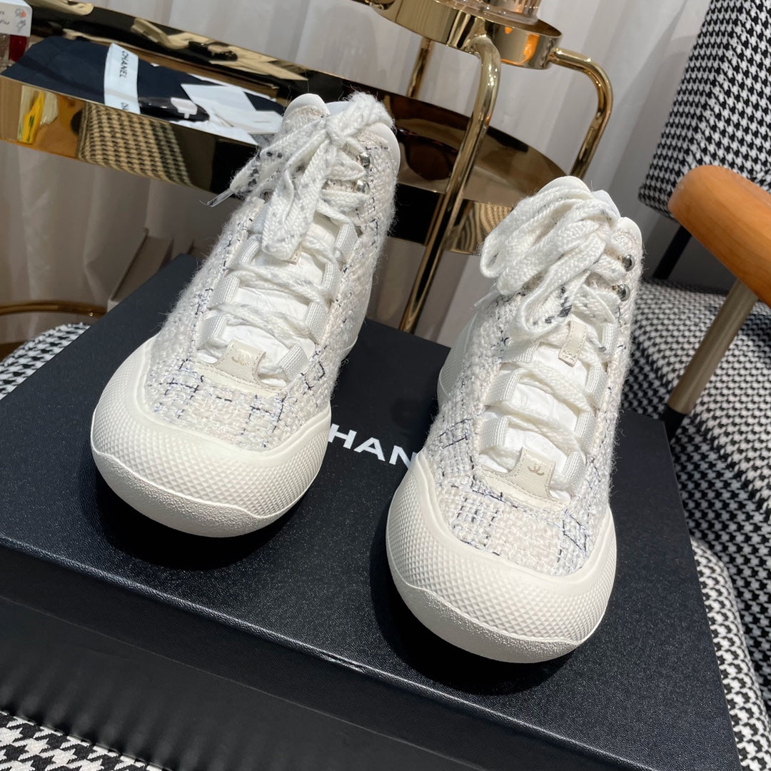 CC Sneaker In White Tweed Fabric 144803